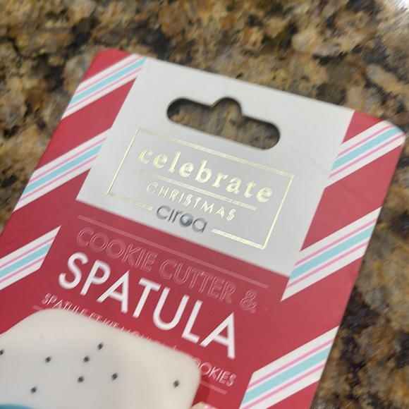 Holiday Spatula & Christmas Tree Cookie Cutter - Picture 5 of 7